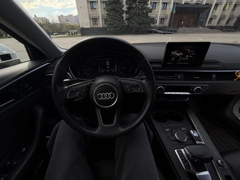 Audi A4 2018 - 6
