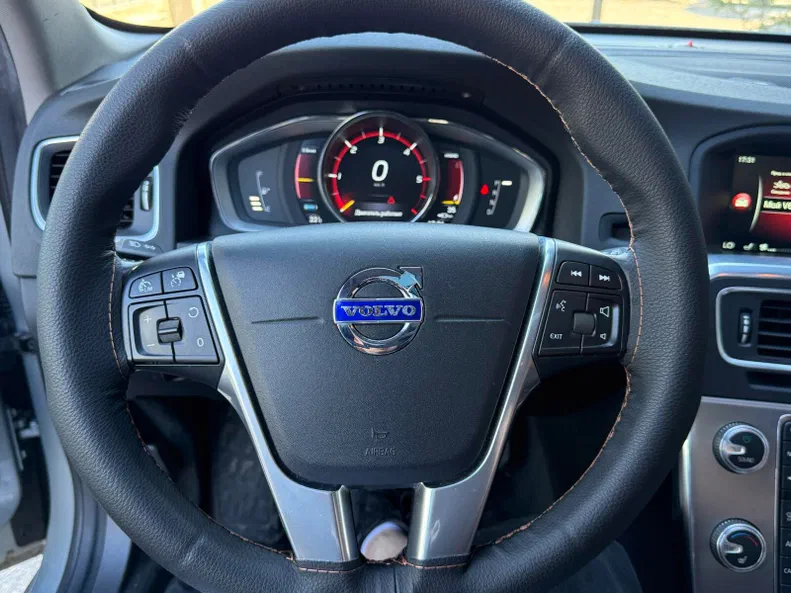 Volvo V60 2015 - 19