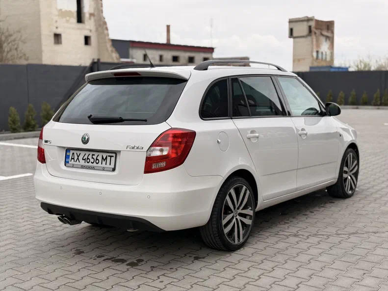 Skoda Fabia 2011 - 6