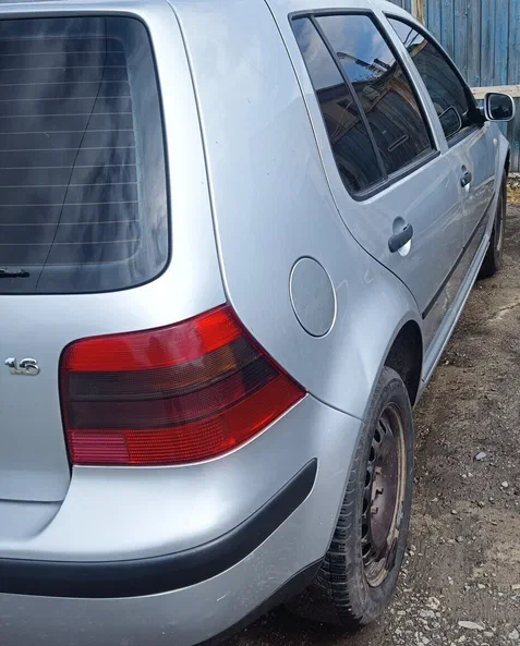 Volkswagen Golf 2001 - 6
