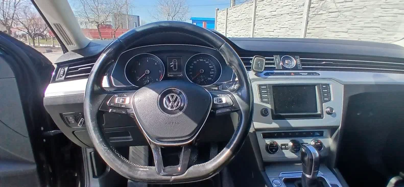 Volkswagen Passat 2015 - 17
