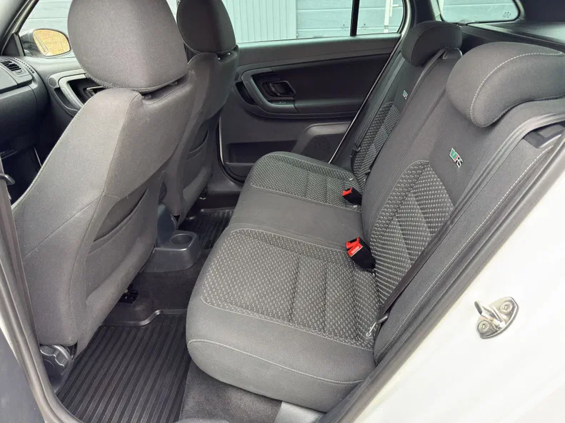 Skoda Fabia 2011 - 16