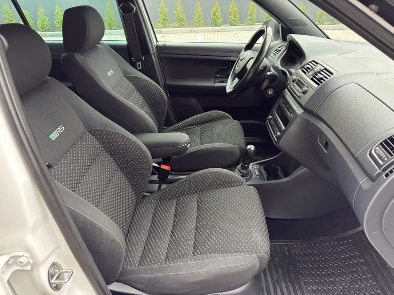 Skoda Fabia 2011 - 14