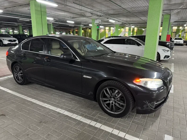 BMW 5 серии 2011 - 6
