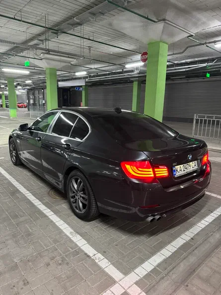 BMW 5 серии 2011 - 13
