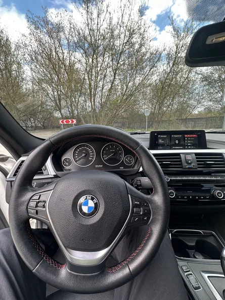 BMW 3 серии 2018 - 12