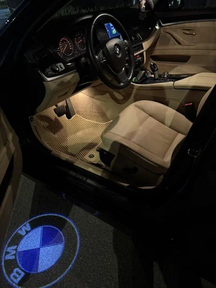 BMW 5 серии 2011 - 26