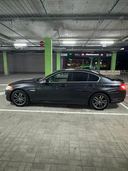 BMW 5 серии 2011 - 9