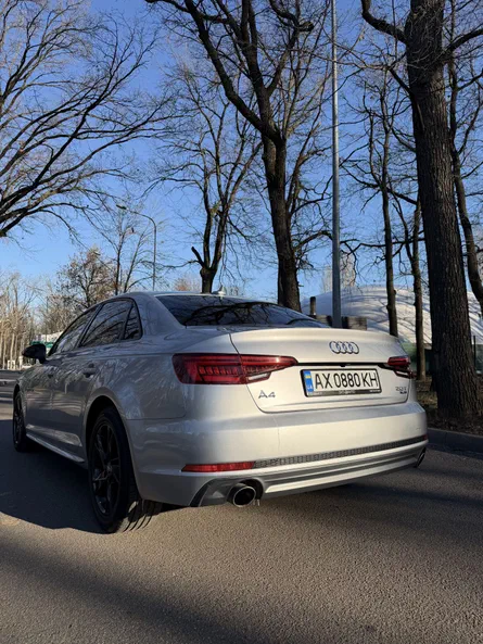 Audi A4 2018 - 13
