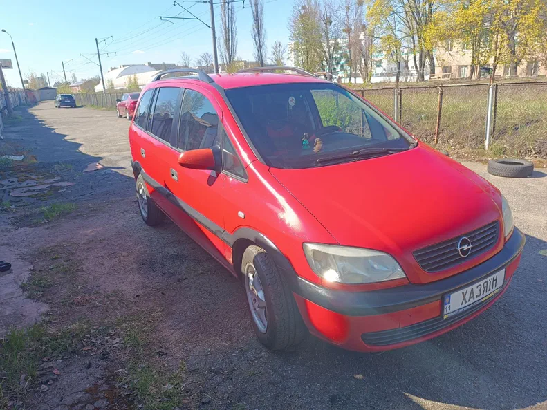 Opel Zafira 2002 - 1