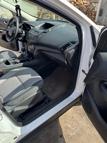 Ford Escape 2017 - 12