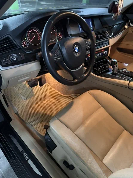BMW 5 серии 2011 - 25