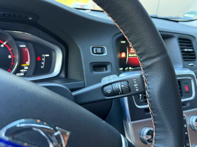 Volvo V60 2015 - 6