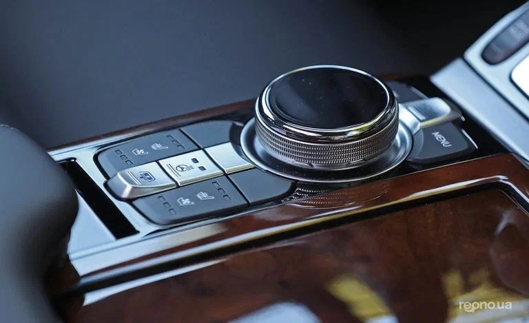 Hyundai Genesis 2017 - 28