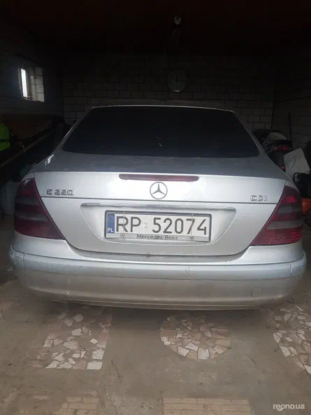 Mercedes-Benz E-Класс 2003