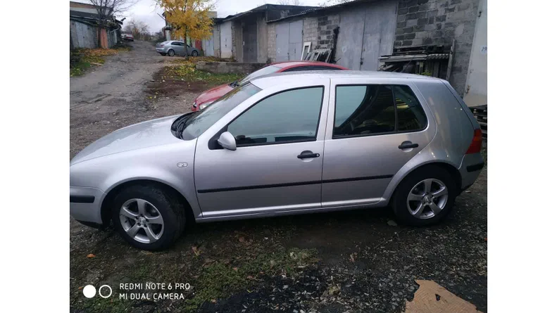 Volkswagen Golf 2004