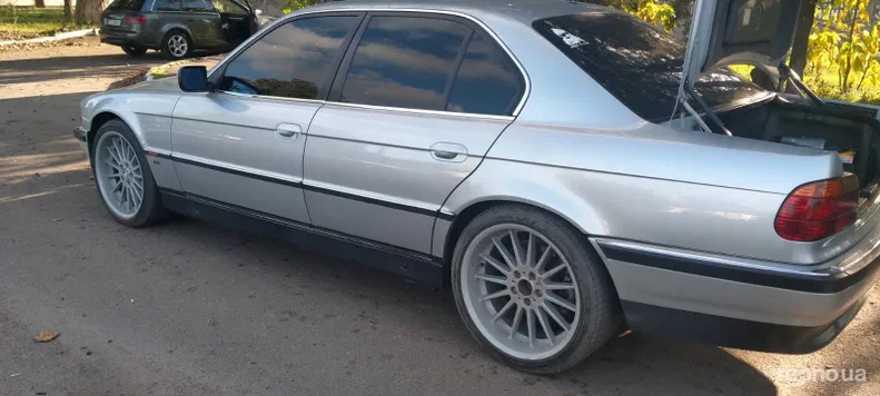 BMW 7 серии 1998