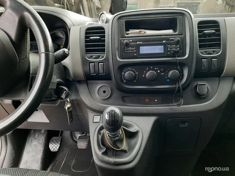 Renault Trafic 2015 - 17