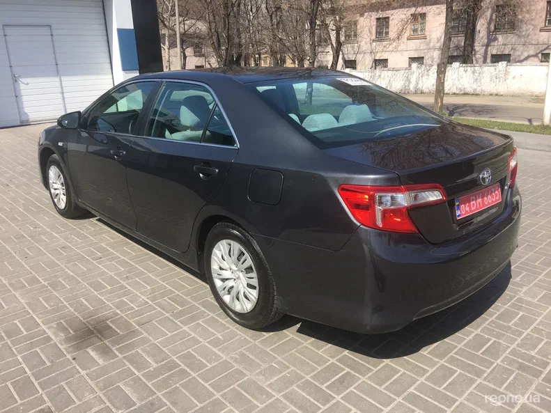 Toyota Camry 2014 - 10
