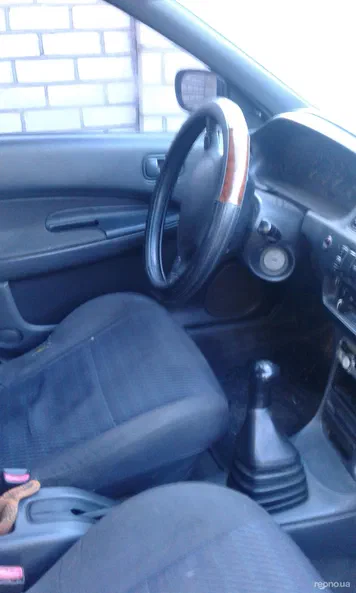 Mazda 323 1995 - 4