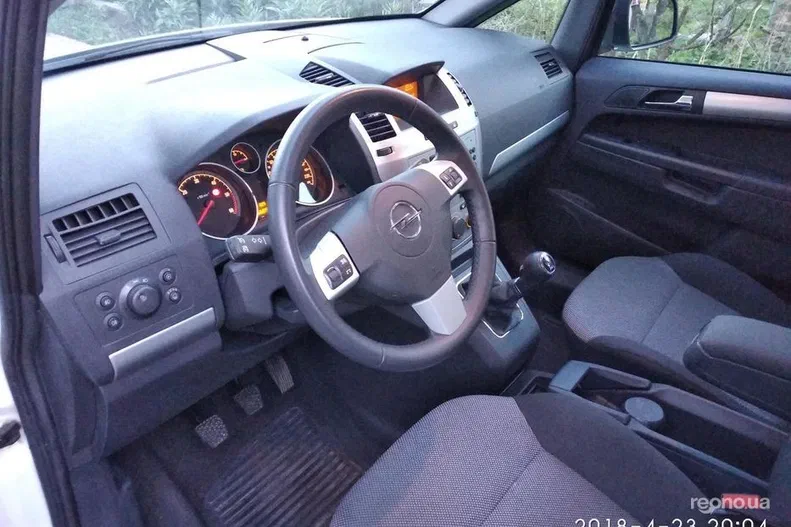Opel Zafira 2012 - 7