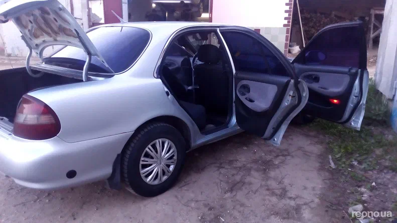 Hyundai Sonata 1997 - 4