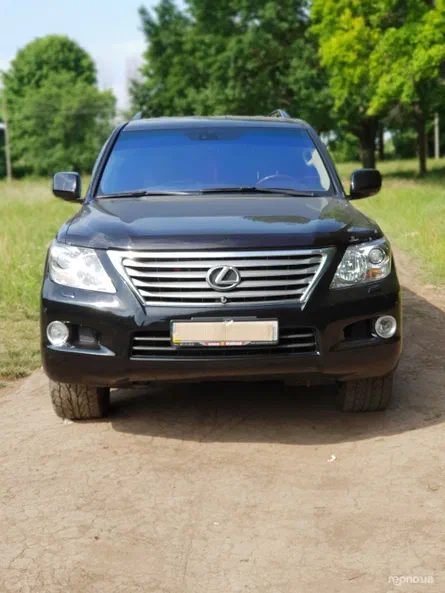 Lexus LX 2011