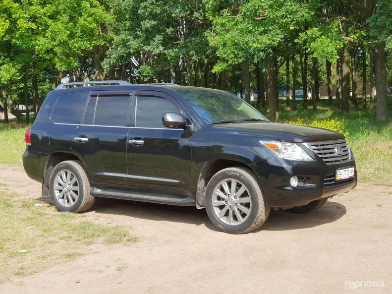 Lexus LX 2011
