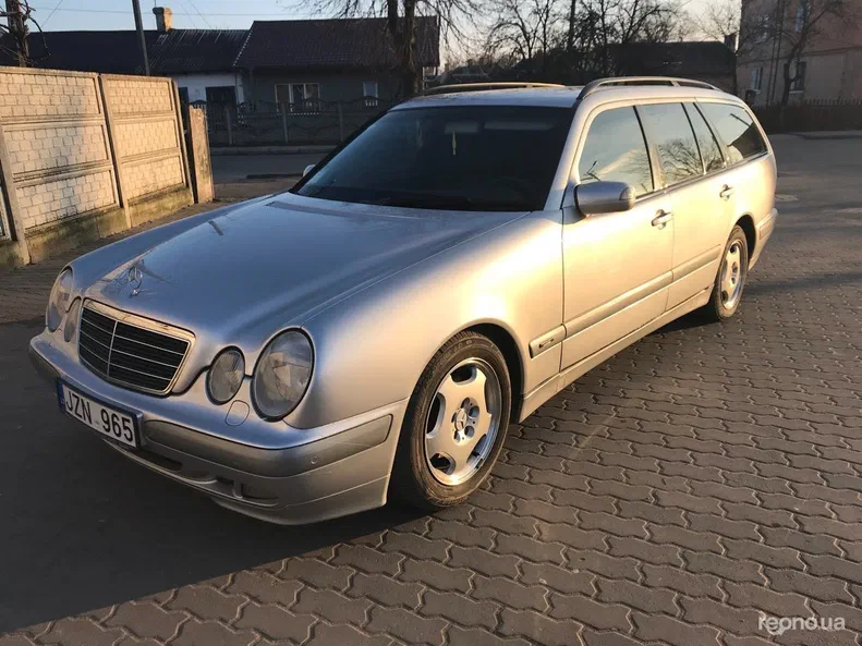 Mercedes-Benz E-Клас 2001 - 9
