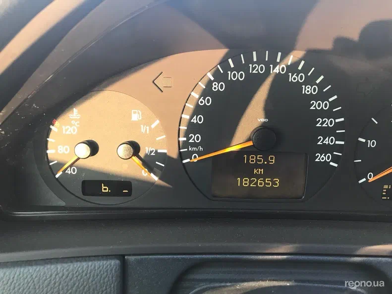 Mercedes-Benz E-Клас 2001 - 6