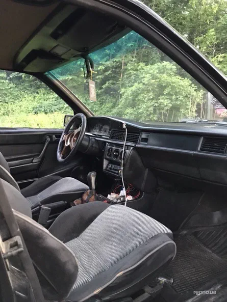 Mercedes-Benz C-Класс 1986