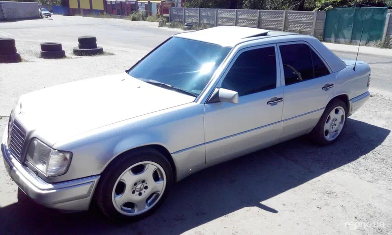 Mercedes-Benz E-Класс 1995