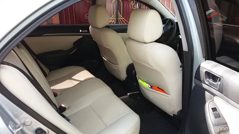 Toyota Avensis 2008 - 6