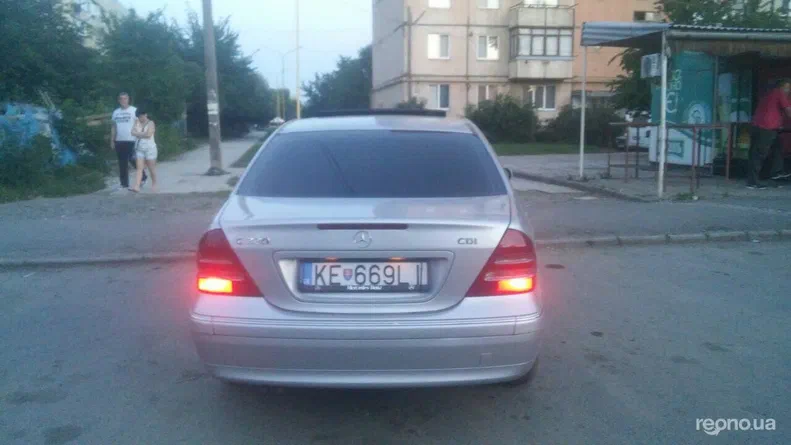 Mercedes-Benz C-Клас 2001 - 6
