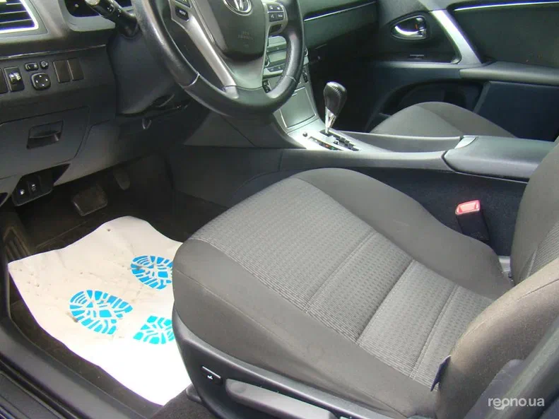 Toyota Avensis 2013 - 6