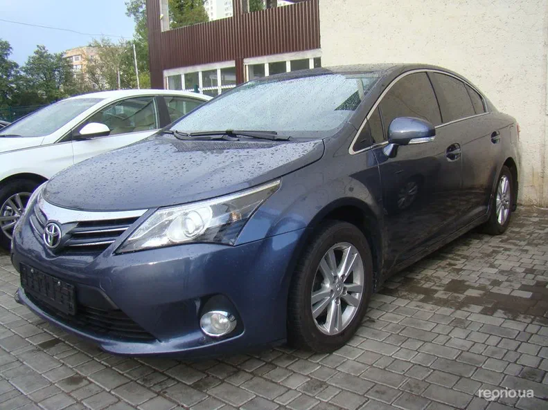 Toyota Avensis 2013