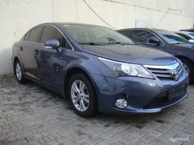 Toyota Avensis 2013