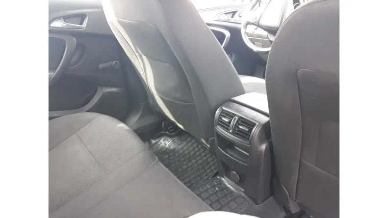 Opel Insignia 2012 - 12