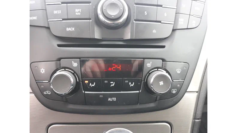 Opel Insignia 2012 - 24