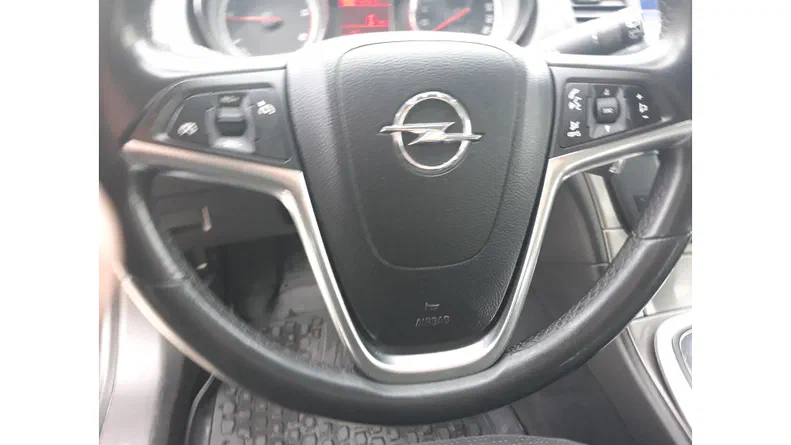 Opel Insignia 2012 - 17