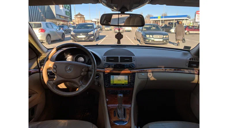 Mercedes-Benz E-Клас 2006 - 8