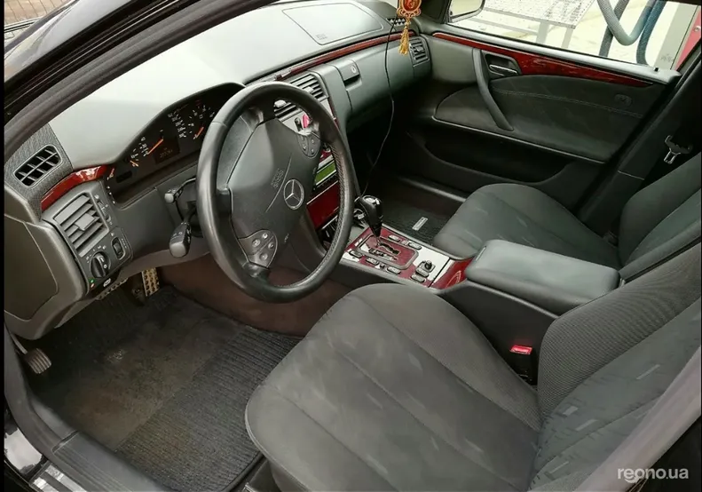 Mercedes-Benz E 220 1999