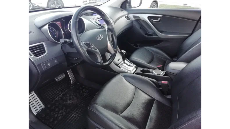 Hyundai Elantra 2012 - 8