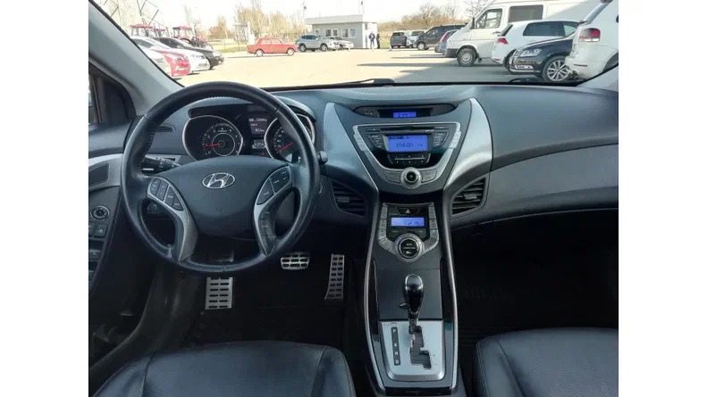 Hyundai Elantra 2012 - 10
