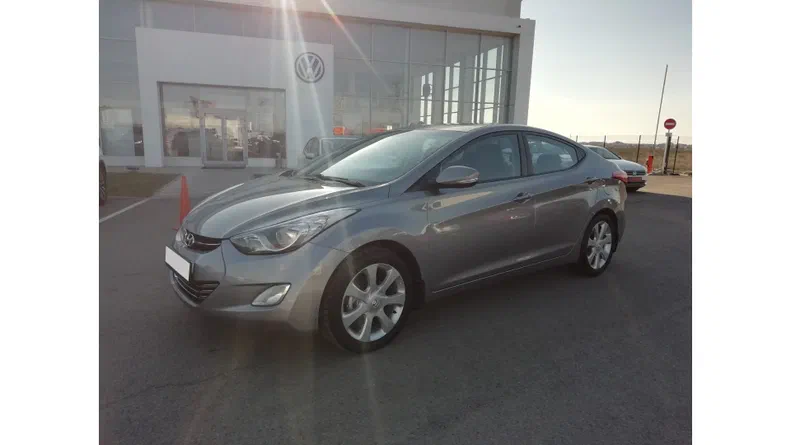 Hyundai Elantra 2012