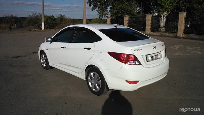 Hyundai Accent 2013