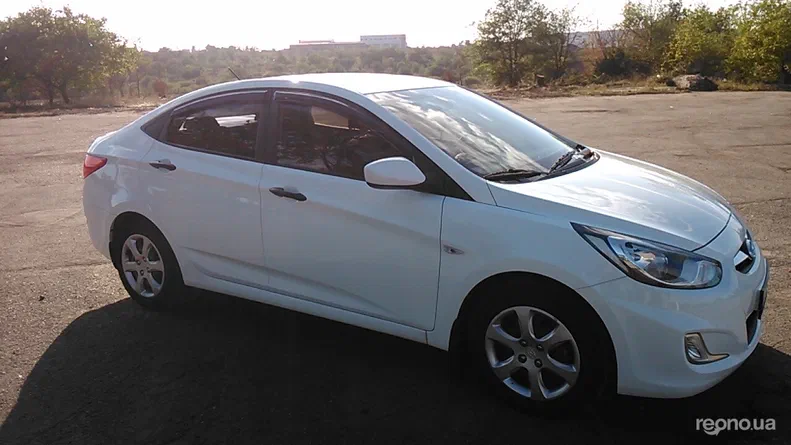 Hyundai Accent 2013