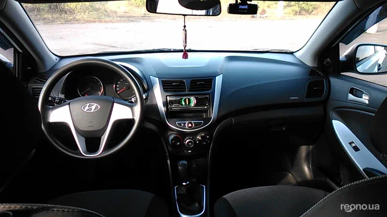 Hyundai Accent 2013 - 8