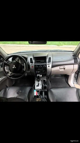 Mitsubishi Pajero Sport 2010 - 5