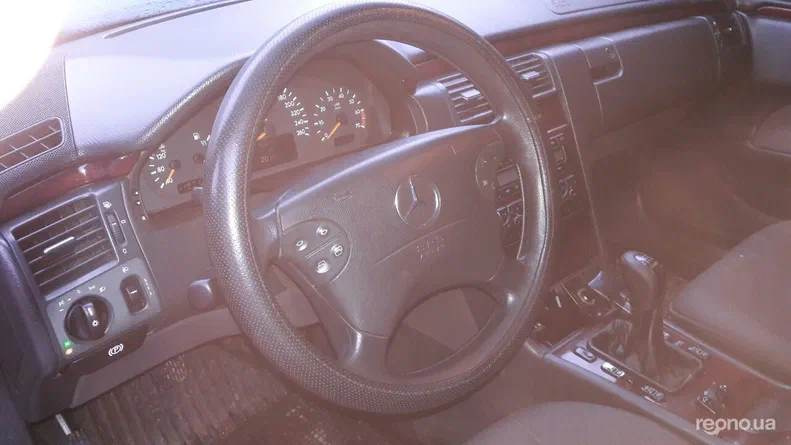 Mercedes-Benz E-Клас 2001 - 8